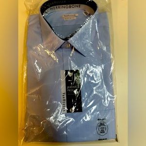 Men’s long sleeve Van Heusen dress shirt